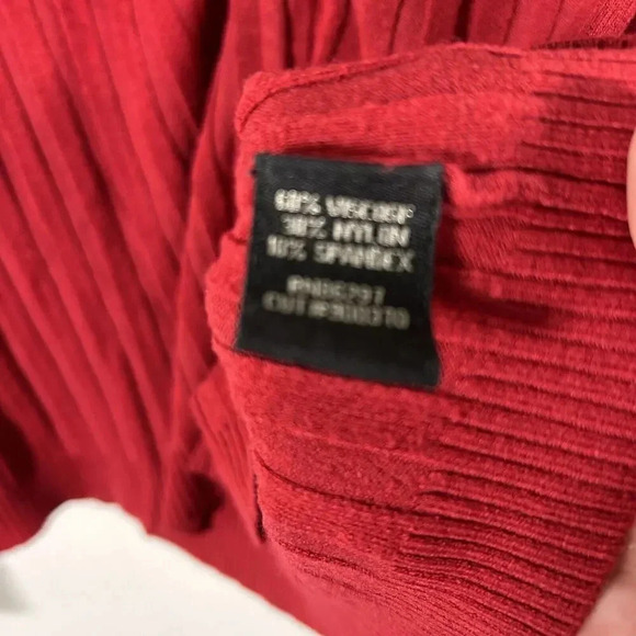 BCBG Maxazria Sweater Women's Large Solid Red Ribbed Full Zip Long Sleeve - Picture 5 of 8